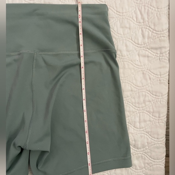 LULULEMON-Wunder Train High-Rise
Short 6" ,Misty Glade ,size 10 - Picture 7 of 8